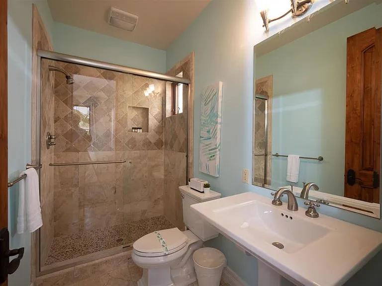 5556 Calumet Ave — Photo 14