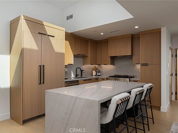 4th image of 716 1/2 Orchid Ave