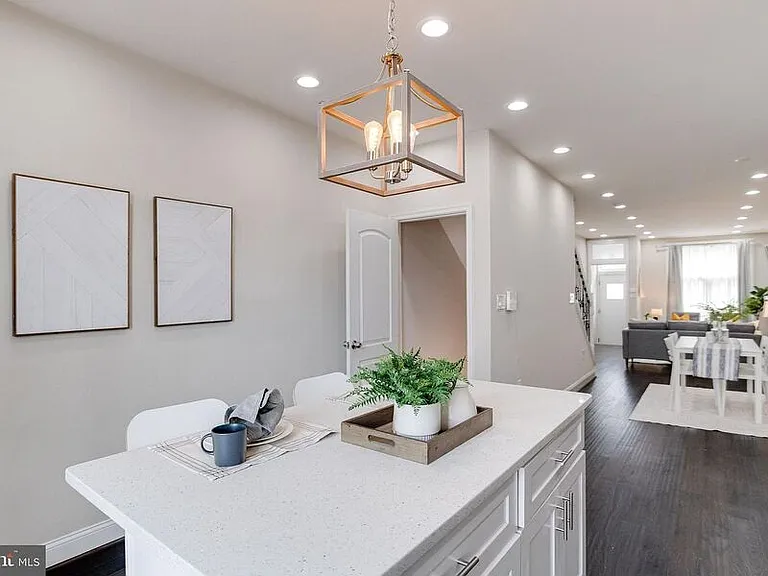 442 N Linwood Ave — Photo 11