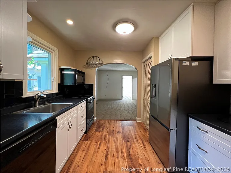 211 Ellington St — Photo 8