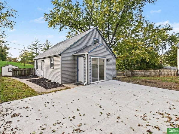 517 Elm St, Louisville, NE 68037