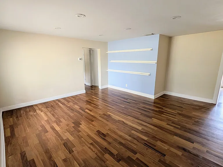 4502 S Cameron Ave — Photo 4