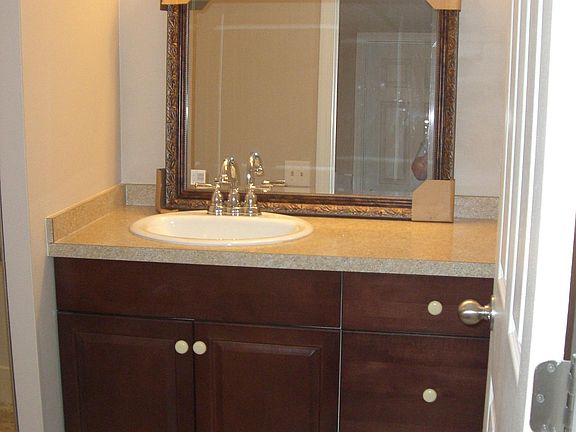 3rd image of 810 SW 119th Way