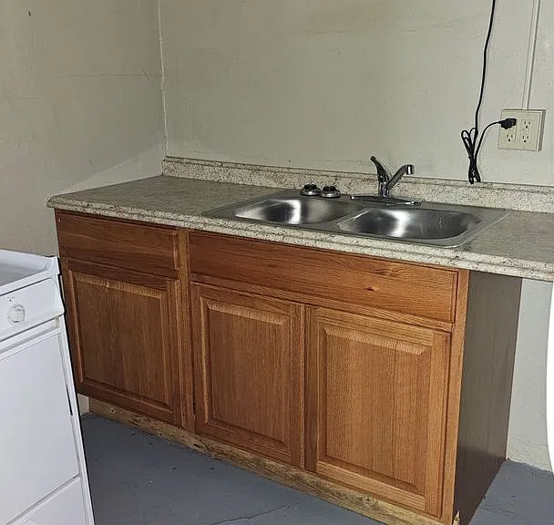 150 S Railroad Ave — Photo 5
