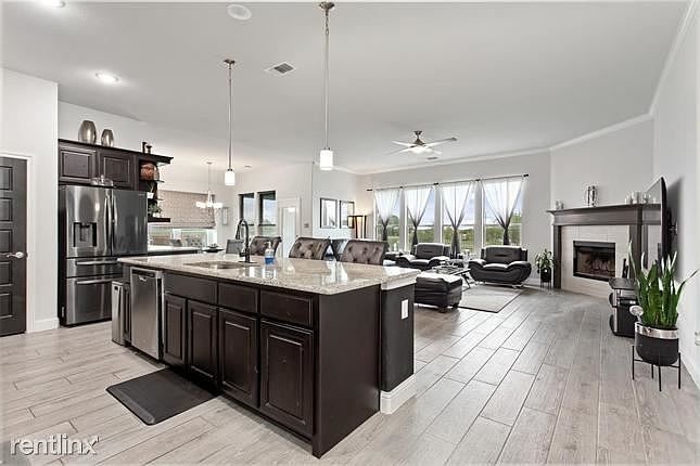 1st image of 1574R Harrison Cir