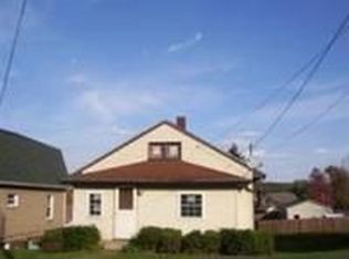 54 Ridgeway St, Struthers, OH 44471