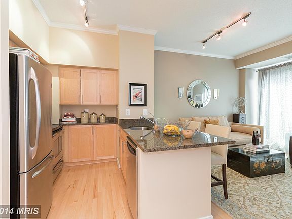 3rd image of 7500 Woodmont Ave #S1203