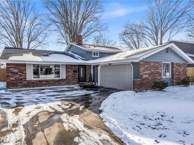 26839 Fairfax Ln, North Olmsted, OH, 44070