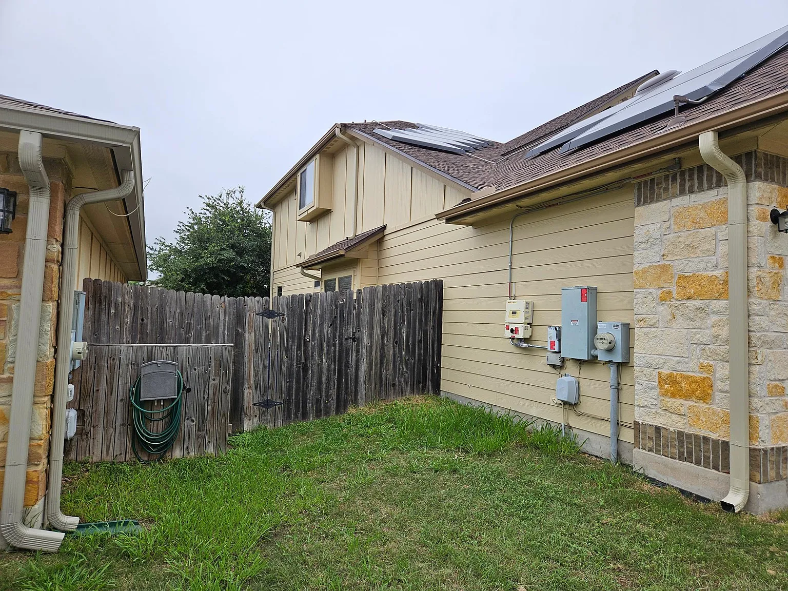 3 bed, 2.5 bath, 1682 sqft, $2,150 — Photo 2