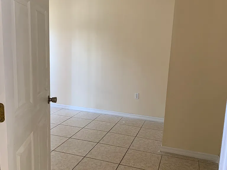 48 Cordona Dr — Photo 36
