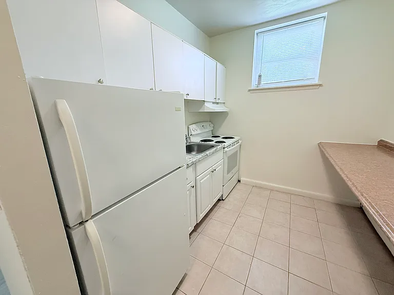 23 Oakwood Ave — Photo 4