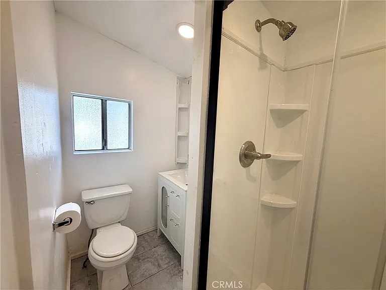 460 S Mott St — Photo 10