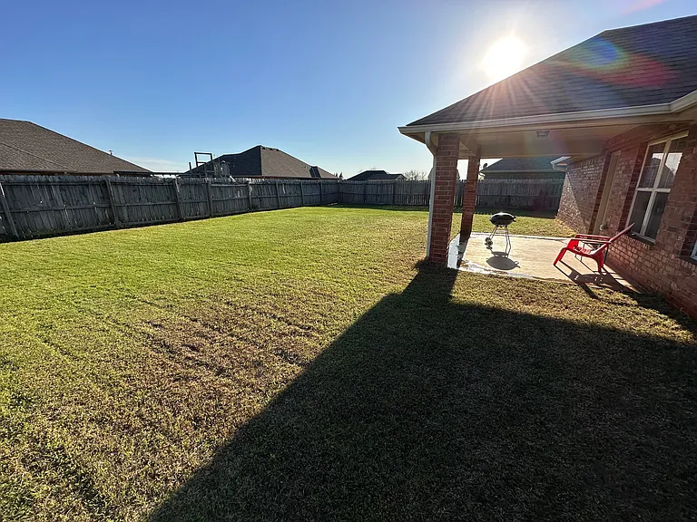 1112 Alma Dr — Photo 36