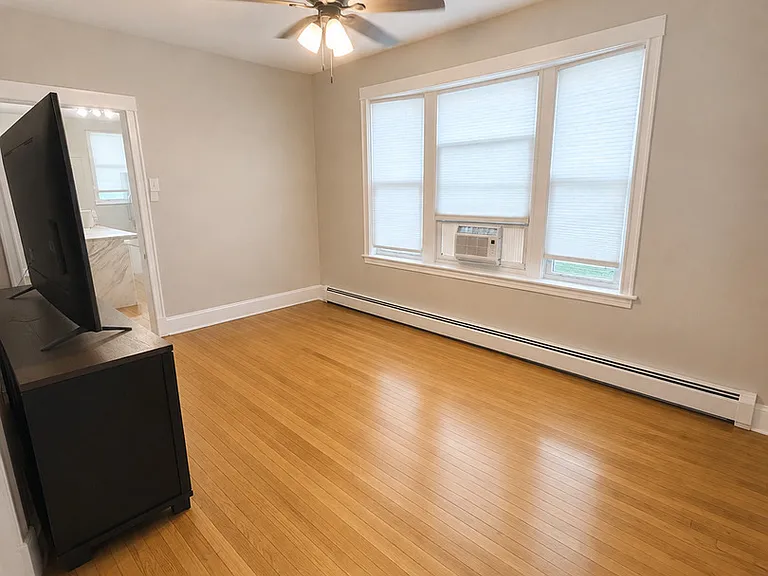 4925 W Henderson St #2 — Photo 4