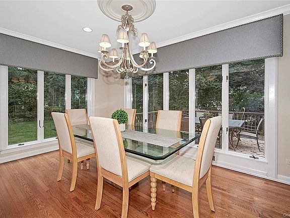 4th image of 3 Essex Way