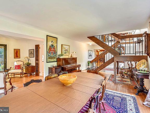 Plenty of room for entertaining..