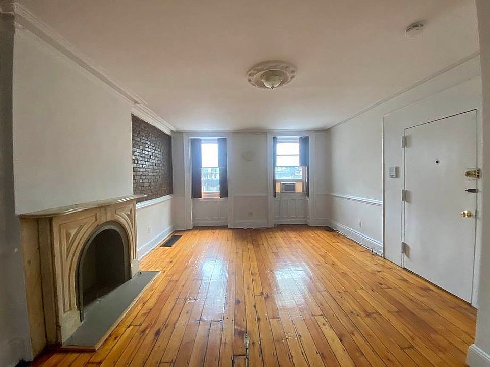 1st image of 237 Clermont Ave #1