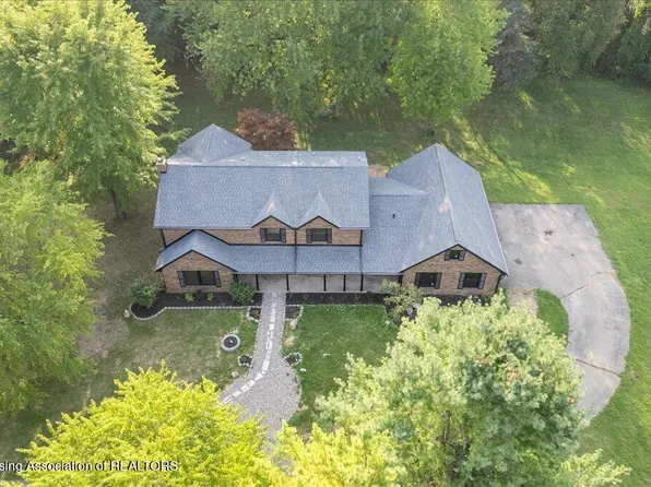 4353 Latourette Ln, Hartland, MI 48353