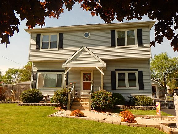 2nd image of 20 Wagner Dr