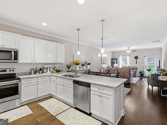 4th image of 3874 Valley View Ct