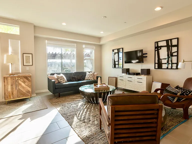 2531 State St — Photo 11