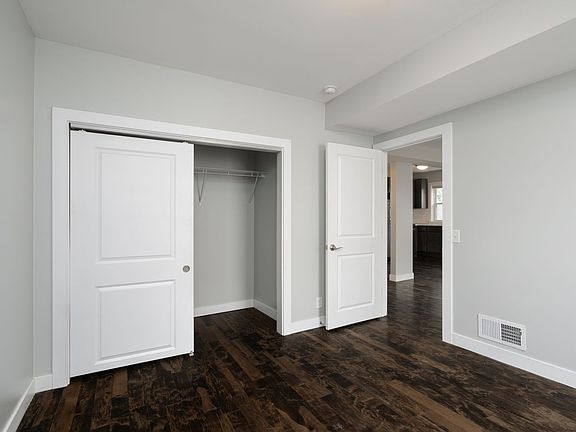 5th image of 1200 Franklin Ave S #10
