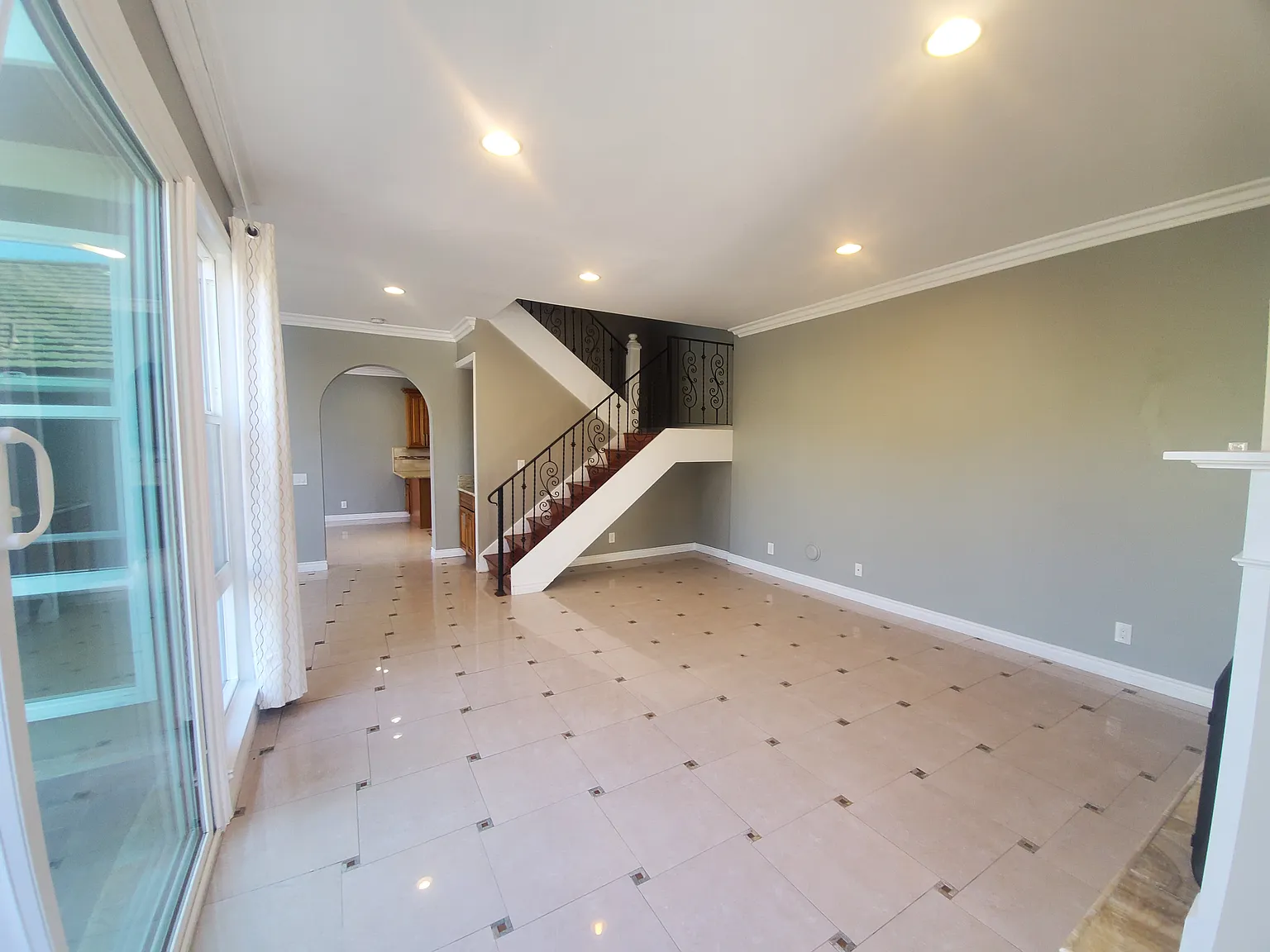 3 bed, 1850 sqft, $4,850 — Photo 4
