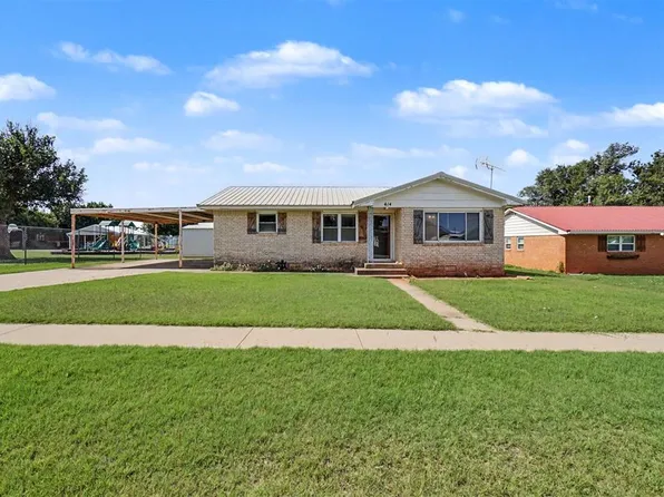 414 E Broadway St, Leedey, OK 73654