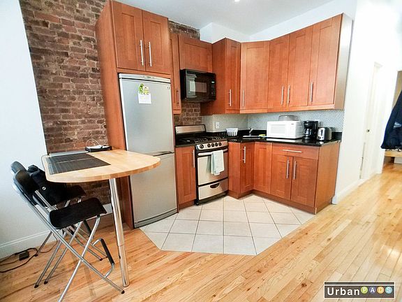 3rd image of 433 W 46th St APT 1FW