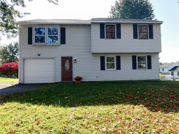 8316 Sextant Dr, Baldwinsville, NY 13027