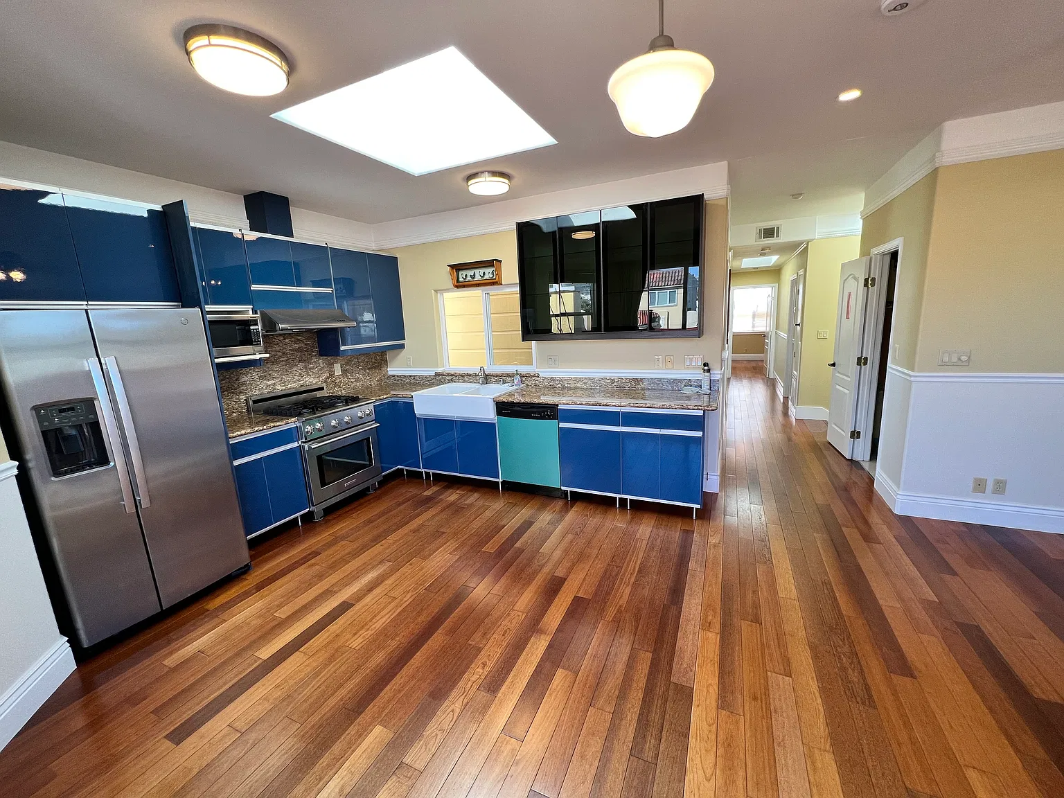 3 bed, 1300 sqft, $6,800 — Photo 2