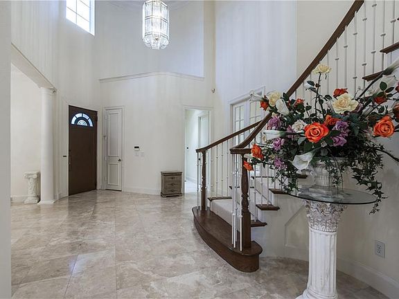 2nd image of 5648 Gleneagles Dr