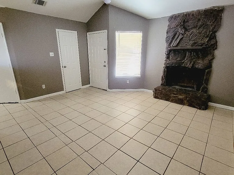 8607 Crystal Cove Cir — Photo 5