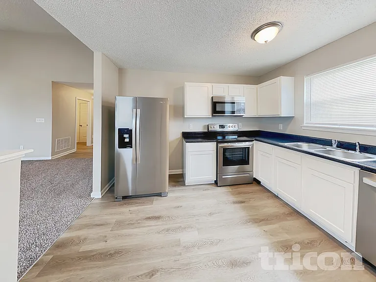 1602 Cold Spring Dr — Photo 5