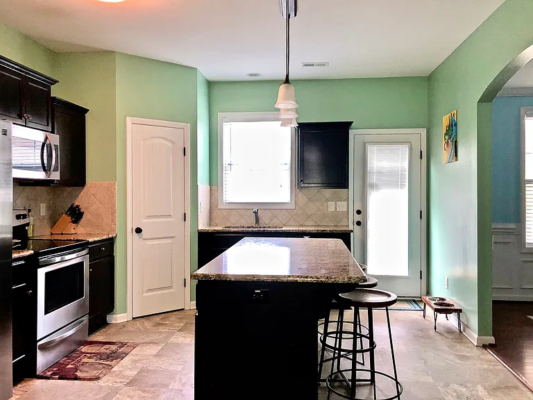 452 Prairie Ln — Photo 5
