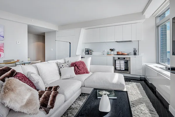 Rented by Corcoran | media 21