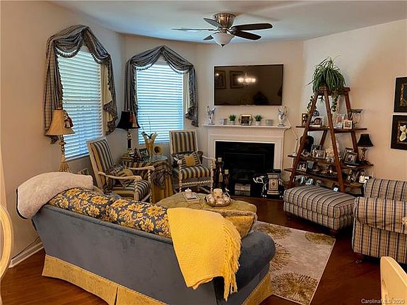 4th image of 3261 Yarmouth Ln #88