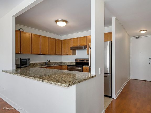 3rd image of 30 E Huron St APT 3506