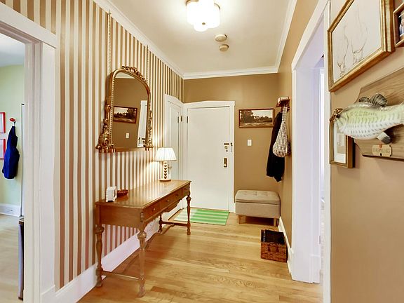 5th image of 443 N Lombard Ave APT 2