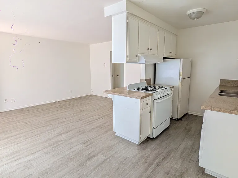 4867 Santa Cruz Ave #2 — Photo 6