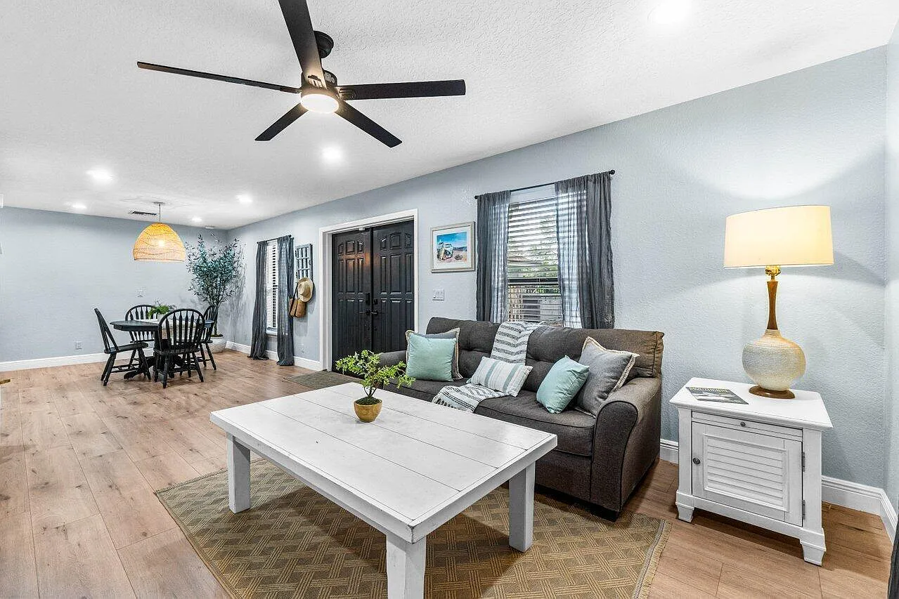 1 bed, 1.0 bath, 900 sqft, $2,000 — Photo 1