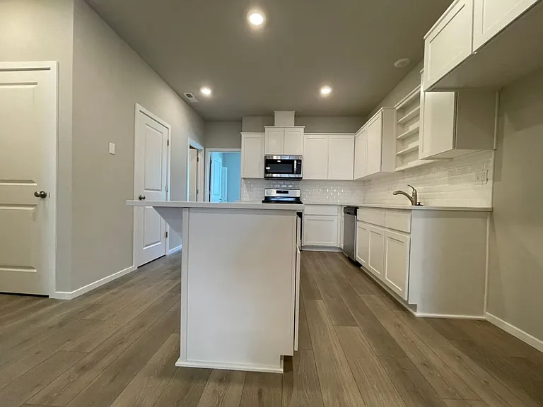 15668 NW Linder St — Photo 3