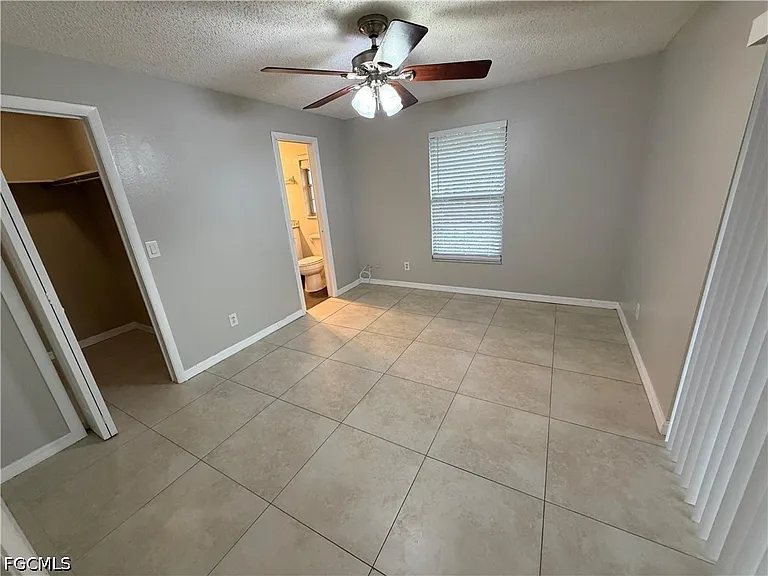 702 SE 47th St #2 — Photo 15