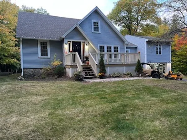 91 Holt Rd, Ashburnham, MA 01430