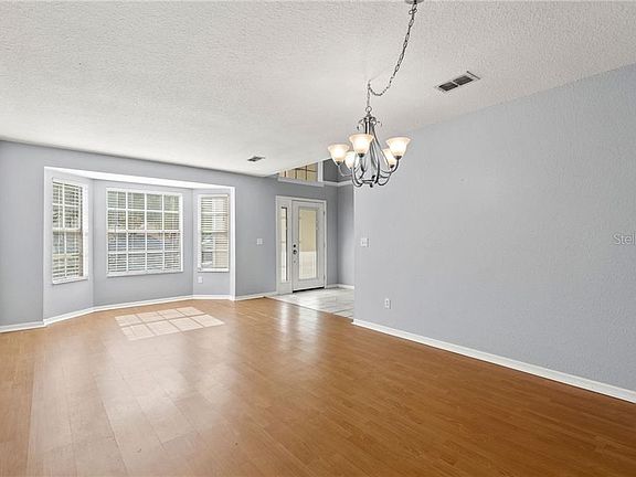 5th image of 1212 Flowers Pointe Ln