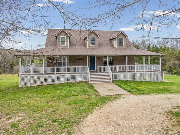 8170 W Carr Ln, Harrisburg, MO 65256