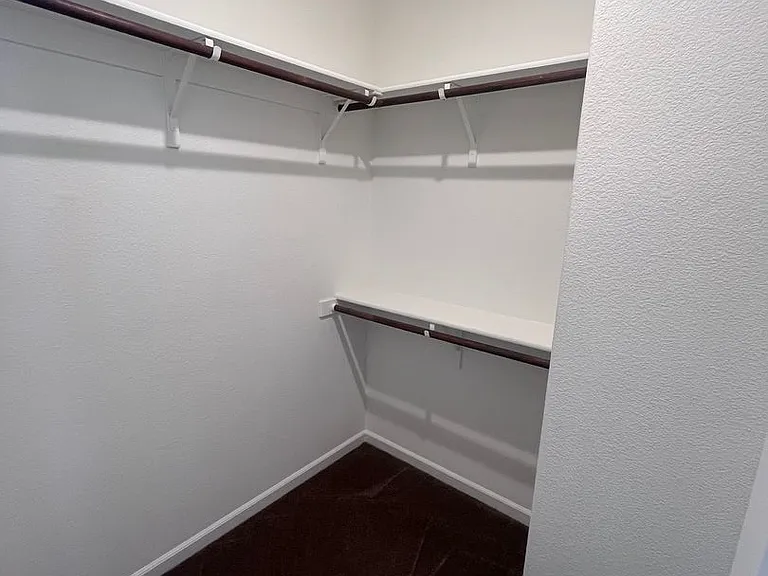 1021 Chapelhill Ln — Photo 10