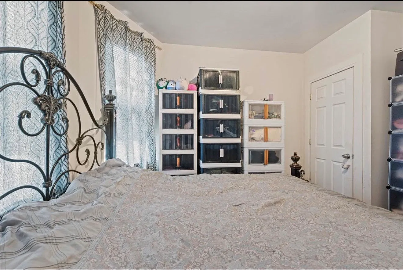 2 bed, $2,300 — Photo 2