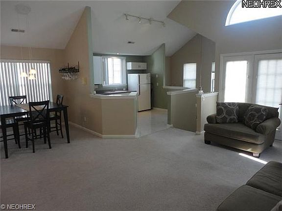 3rd image of 122 Vista Ct #3A