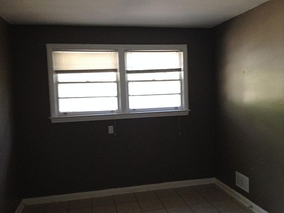 4th image of 806 Townes St